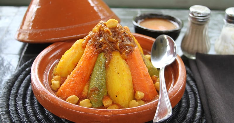 Tajine de légumes marocain authentique : la recette traditionnelle qui parfume toute la maison